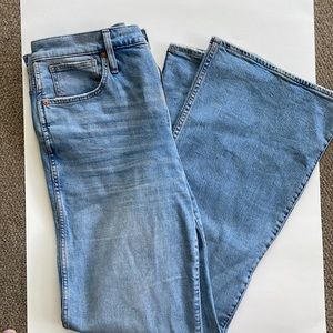 Madewell 11” high rise flair jeans size 30